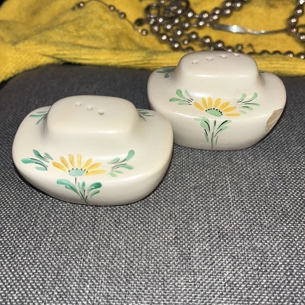 Rare Vintage Floral Salt & Pepper Shakers Yellow Daisy Shakers 5
